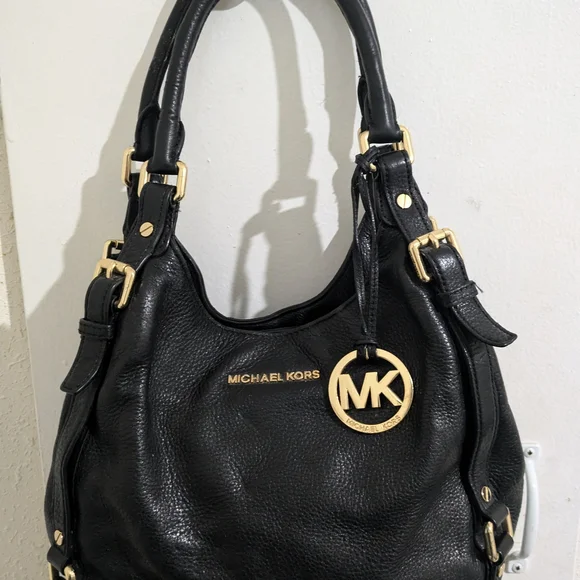 Michael Kors Black Leather Shoulder Bag with Gold Accents - Picture 3 of 14